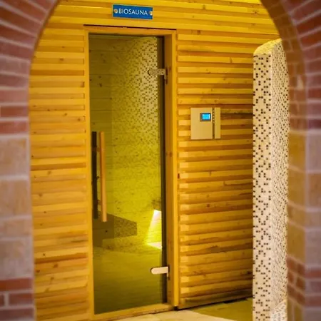 Willa Bougainvill Sunset *