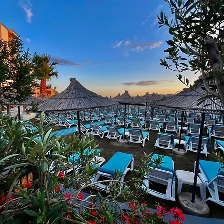 Willa Bougainvill Sunset *