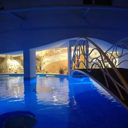 Bougainvill Sunset Willa *